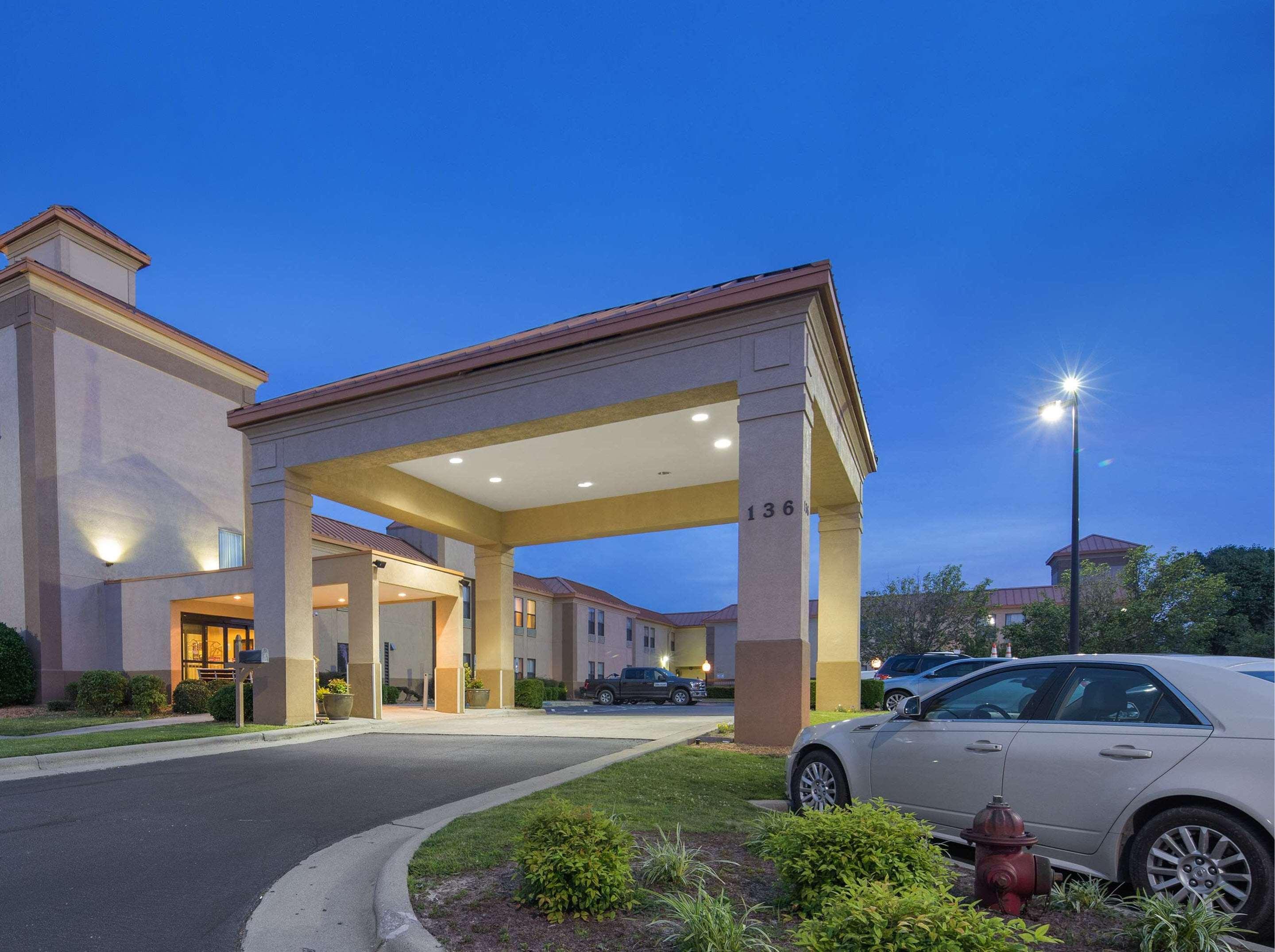 Surestay Plus Hotel By Best Western Roanoke Rapids I-95 Ngoại thất bức ảnh